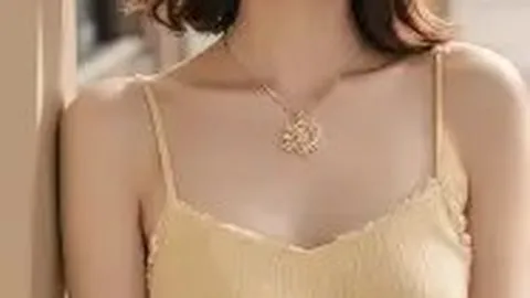 曼城险胜诺丁汉森林，谢尔基双响助蓝月军团逆袭夺冠悬念！_

这个标题结合了比赛结果、关键球员的表现和紧张的比赛氛围，更具吸引力。