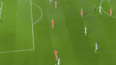 曼联青训营往事：严格规章铸就辉煌，黑鞋成为传奇象征